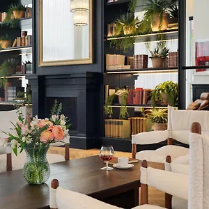 https://h10-itaca.catalonia-hotels.com